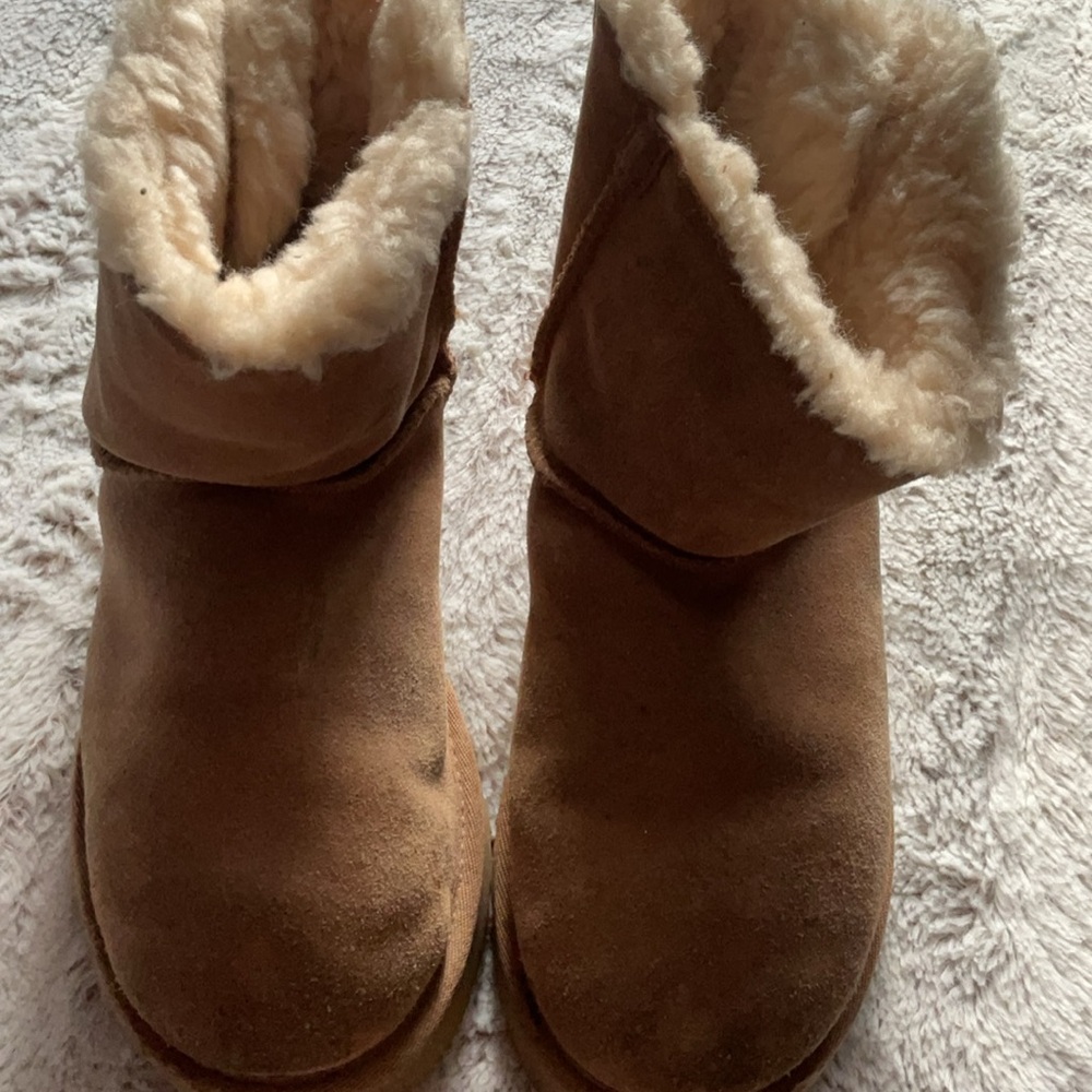 UGG Tan Shearling-Lined Winter Boots